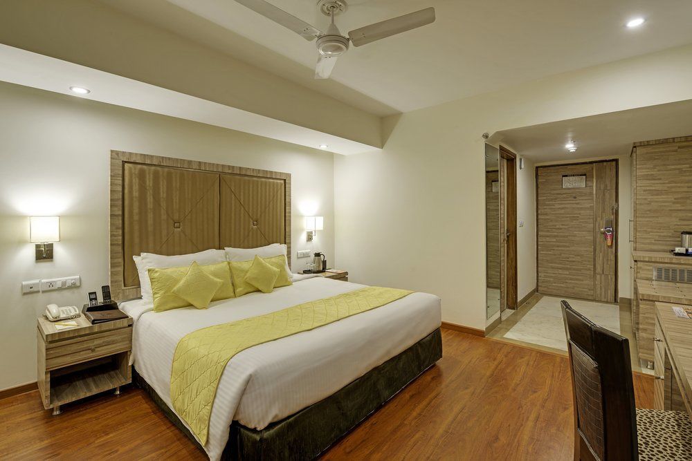 Agra Regal Vista A Sterling Resort Exterior photo